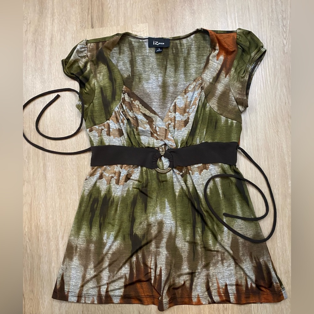 Iz Byer small tee